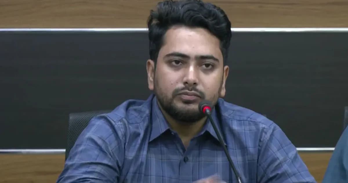 এনসিপি কোনো জোটে যাচ্ছে না: নাহিদ ইসলাম