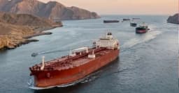 ইরান যুদ্ধ: হরমুজ প্রণালি অবরোধে আটকা ২১৯০ জাহাজ