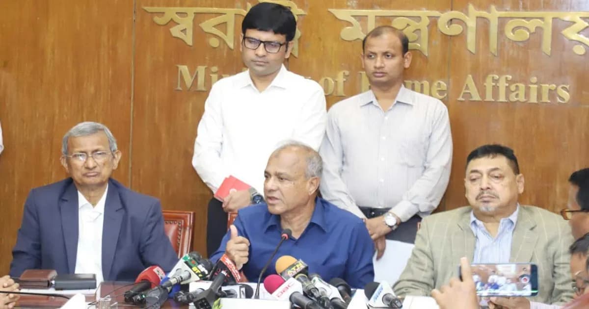 নির্বাচনের আগে আইনশৃঙ্খলার অবনতির শঙ্কা নেই: স্বরাষ্ট্র উপদেষ্টা