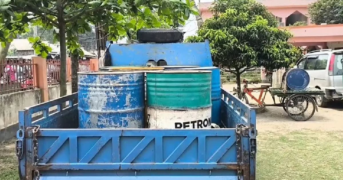 জামালপুরে ৩ হাজার লিটার পেট্রোলসহ ১১ জন আটক