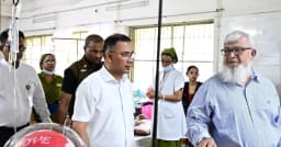 শিশু হাসপাতালে চিকিৎসকের ধূমপান, বরখাস্তের নির্দেশ প্রধানমন্ত্রীর