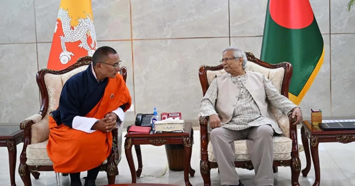 ঢাকায় পৌঁছেই ভূমিকম্পে ক্ষয়ক্ষতির খোঁজ নিলেন ভুটানের প্রধানমন্ত্রী