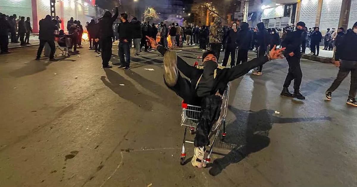 ইরানে বিক্ষোভ দমনে কঠোর অভিযান, শুধু তেহরানে নিহত ২০০