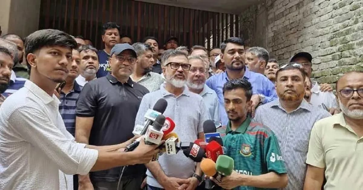 ফুটপাত দখলমুক্ত করতে অভিযান চালিয়ে যাওয়ার ঘোষণা ডিএনসিসি প্রশাসকের