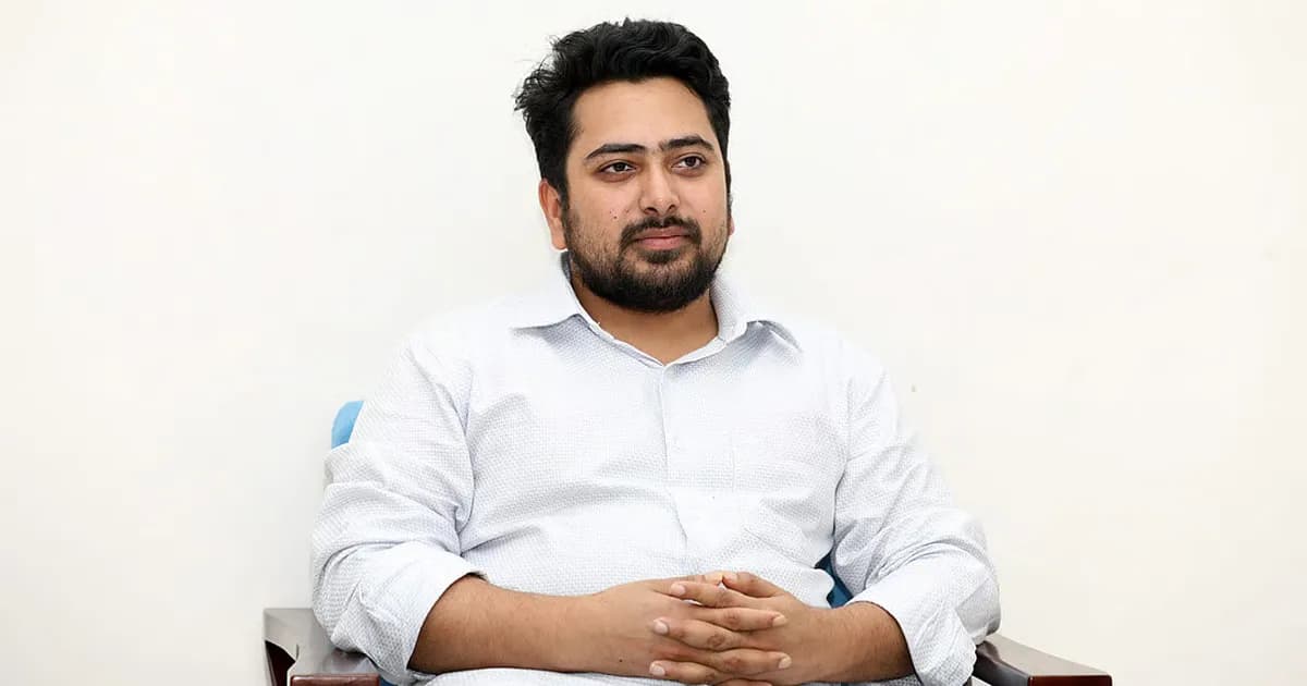 জাতির উদ্দেশে ভাষণের প্রস্তুতি নিচ্ছেন নাহিদ ইসলাম