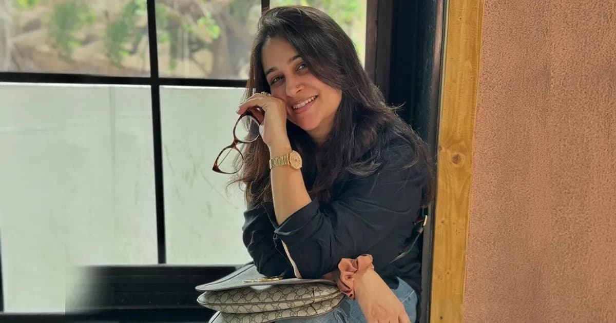 সড়কে ইফতার করে বিপাকে দীপিকার ননদ