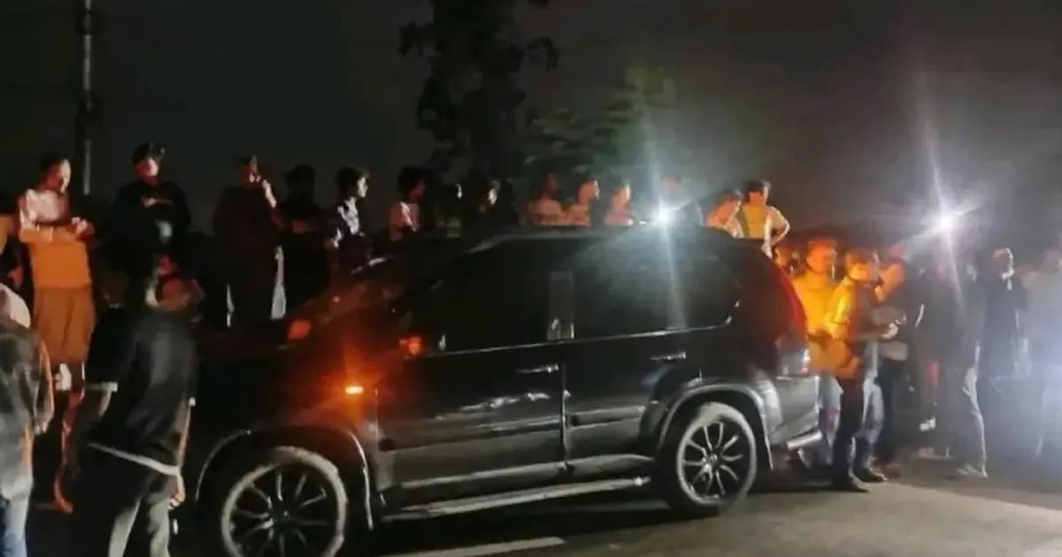 চট্টগ্রামে চলন্ত প্রাইভেটকারে গুলি