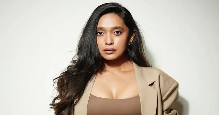 অভিনেত্রী সায়নীর ভিডিও নিয়ে উত্তাল নেটদুনিয়া!