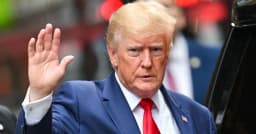 তেলের দাম বাড়ায় যুদ্ধ থেকে সরে আসতে ট্রাম্পকে পরামর্শ উপদেষ্টাদের