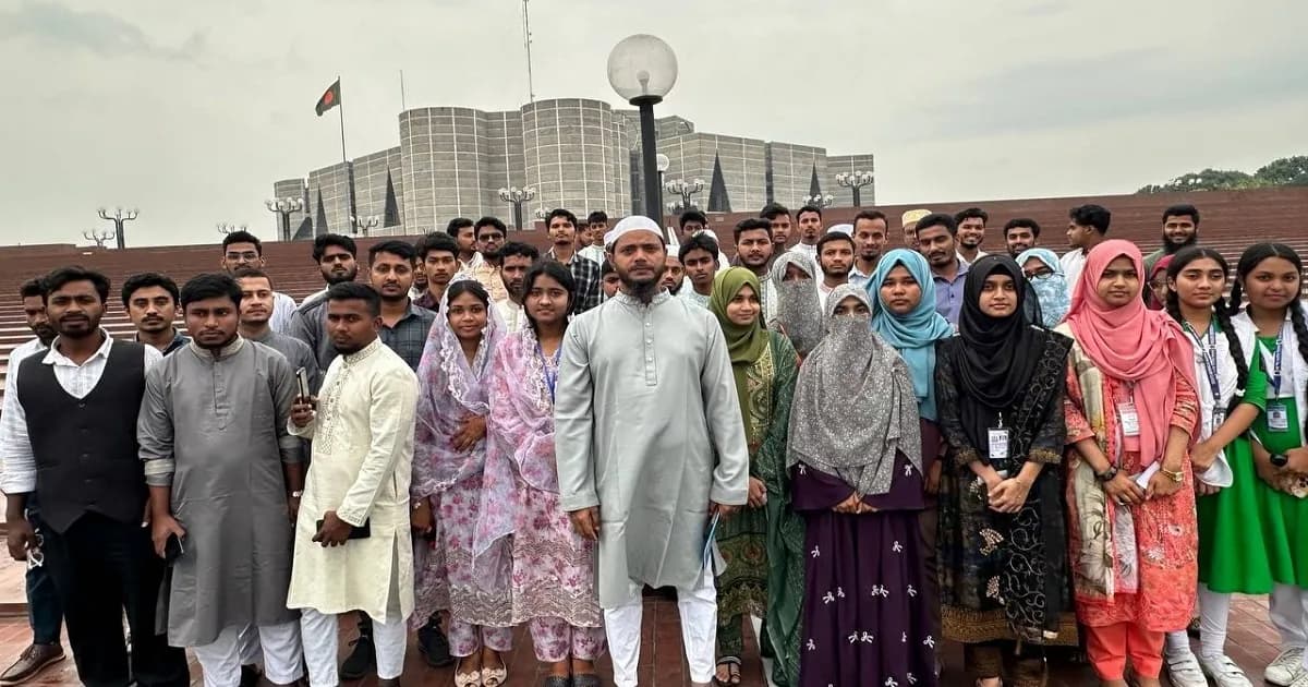 ড. মাসুদের সাথে সংসদ ভবনে অর্ধশতাধিক শিক্ষার্থী