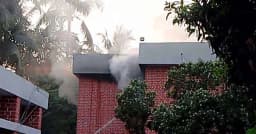 মেহেরপুরে পুলিশ সুপারের বাসভবনে আগুন