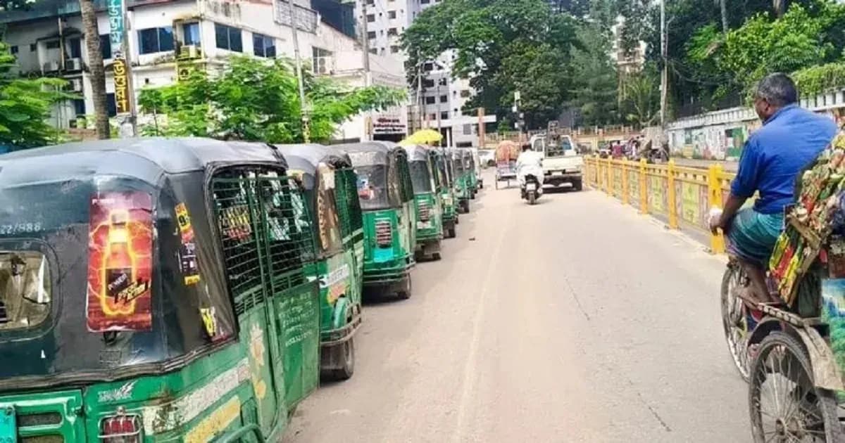 ঘণ্টার পর ঘণ্টা লাইনে দাঁড়িয়েও মিলছে না সিএনজি গ্যাস