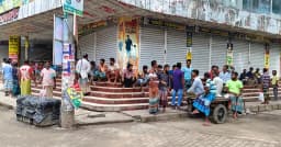 অন্যরকম এক হাট, যেখানে প্রতিদিন ‘বিক্রি’ হয় মানুষ!