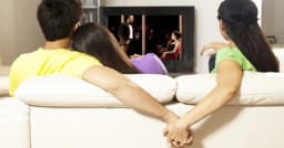 বিয়ের পর নারীরা কেন পরকীয়ায় আকৃষ্ট হয়? জেনে নিন কারণ