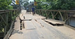 ত্রিশালে খীরু নদীর জরাজীর্ণ ব্রিজ, ঝুঁকিতে লাখো মানুষ