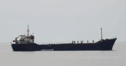 মার্কিন জব্দ করার চেষ্টা ব্যর্থ, বন্দরে পৌঁছাল ইরানি জাহাজ