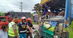 ধামরাইয়ে দুই যাত্রীবাহী বাসের মুখোমুখি সংঘর্ষ, আহত ২৫