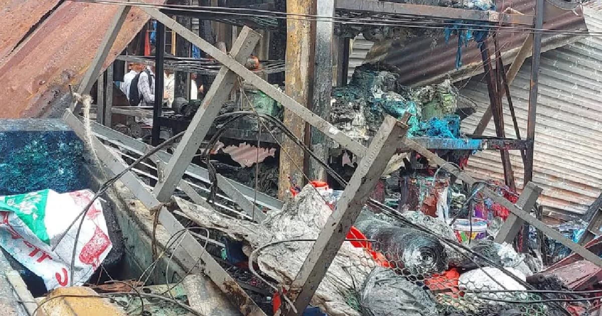 কাপাসিয়া বাজারে অগ্নিকাণ্ডে পাঁচ ব্যবসা প্রতিষ্ঠান ভস্মীভূত