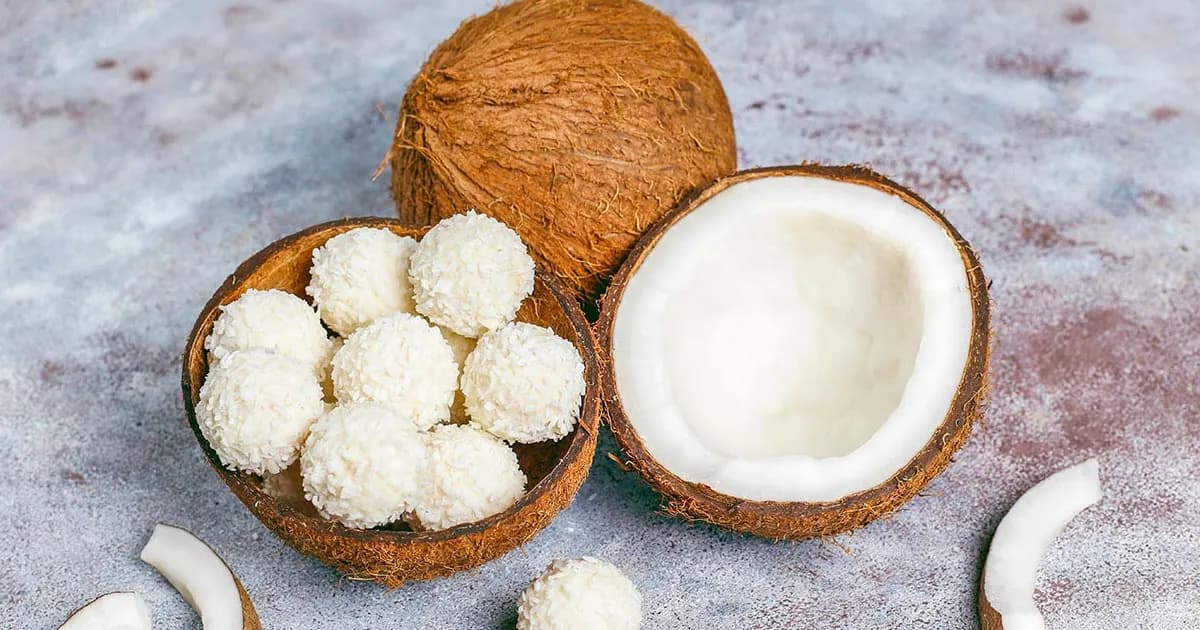 নারিকেলের সাদা নাড়ু তৈরির সহজ রেসিপি জেনে নিন