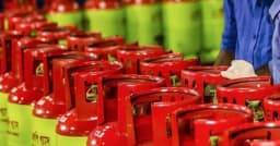 ১২ কেজি এলপিজির দাম এখন ১৩০৬ টাকা