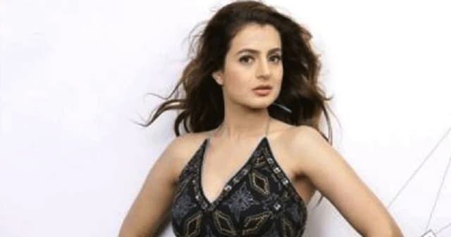 ‘কোনো নির্দিষ্ট দলের সঙ্গে যুক্ত নই’