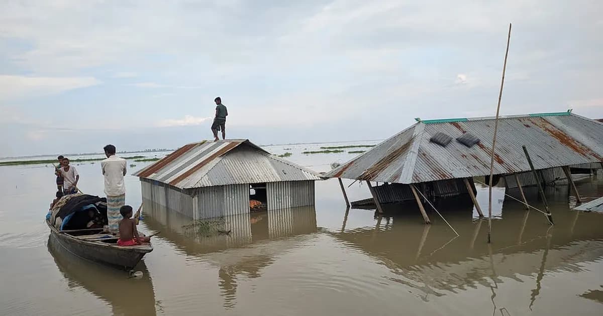 কুড়িগ্রামে বন্যা পরিস্থিতির উন্নতি নেই, পানিবন্দি ১০ হাজার মানুষ