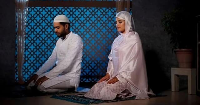 যে স্বামী-স্ত্রীর ওপর আল্লাহর রহমত সর্বদা বর্ষিত হয়