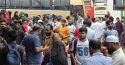 মহাখালী বাস টার্মিনালে ঘরমুখো মানুষের ভিড়, সময়মতোই ছাড়ছে বাস
