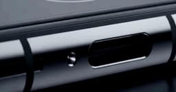 যে কারণে ফোনের চার্জিং পোর্টের পাশে ছোট্ট ছিদ্র থাকে