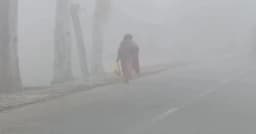 যশোরে হাড়কাঁপানো ঠান্ডা, টেকনাফে গরম