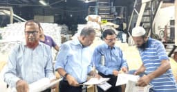 পাঠ্যবই ছাপার মান যাচাইয়ে হঠাৎ প্রেসে প্রধানমন্ত্রীর বিশেষ সহকারী