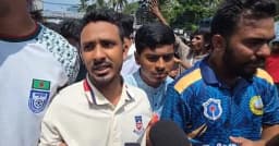 নতুন ভিসি নিয়োগের প্রতিবাদে সায়েন্সল্যাব অবরোধ শিক্ষার্থীদের