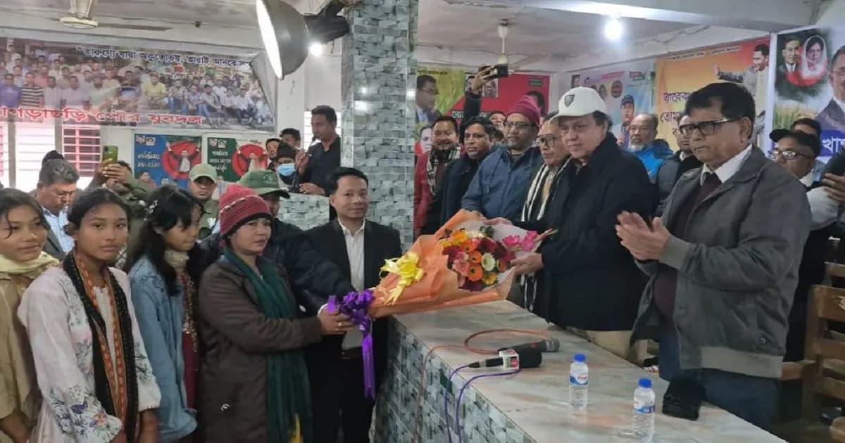 দলবদলের ঢল: এনসিপি ছেড়ে বিএনপির পতাকাতলে ৩ শতাধিক নেতাকর্মী