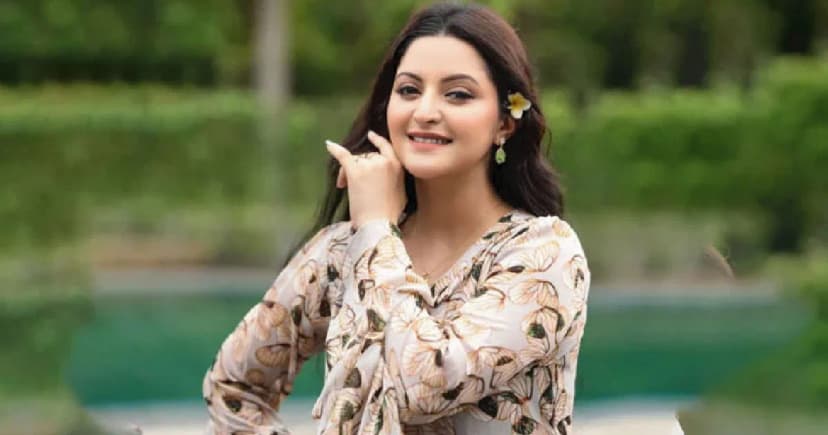 বড় চমক নিয়ে দেশে ফিরছেন পরীমনি