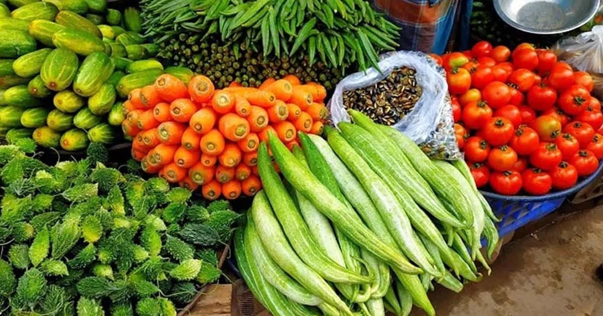 কাঁচাবাজারে স্বস্তি, টমেটো-শসায় অস্বস্তি