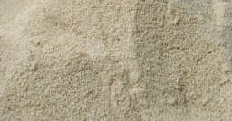 দর্শনায় টিসিবির নিম্নমানের চাল বিতরণের অভিযোগ