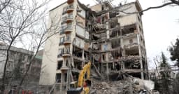 ‘শান্তি আলোচনার’ মধ্যেও ইরানে হামলা যুক্তরাষ্ট্র-ইসরায়েলের