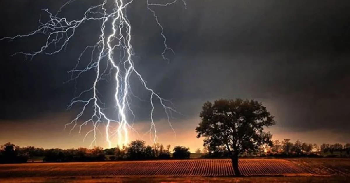 বজ্রপাতে সারাদেশে ১৪ জনের মৃত্যু