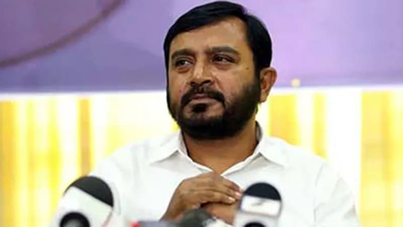 ফের গণঅভ্যুত্থান হলে পালাতে লাগবে ৭ হেলিকপ্টার: মজিবুর রহমান