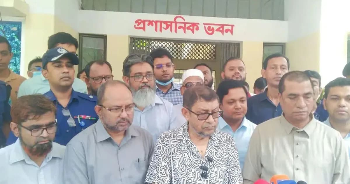 আকস্মিক পটিয়া হাসপাতাল পরিদর্শনে স্বাস্থ্যমন্ত্রী, দিলেন নির্দেশনা