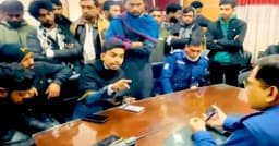 ওসিকে হুমকি দেওয়া বৈষম্যবিরোধী ছাত্রনেতাকে শোকজ ও গ্রেফতার