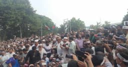 ‘মার্চ টু যমুনা’ স্থগিত, বিকেল ৫টা পর্যন্ত সময় দিলেন শিক্ষকরা