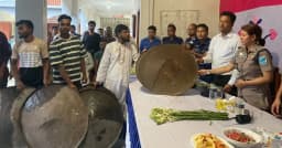 সালথায় সহিংসতা পরিহারের অঙ্গীকারে ২৩টি দেশীয় অস্ত্র জমা