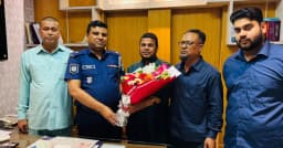 পাবনা সদর থানার নবাগত ওসিকে বিসিক শিল্প মালিক সমিতির ফুলের শুভেচ্ছা