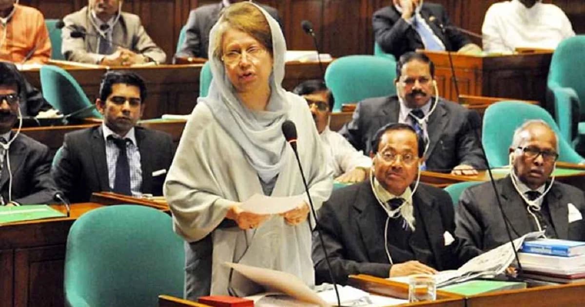 সংসদ ভবনের সেই চিরচেনা প্রাঙ্গণে ফিরলেন নিথর দেহে