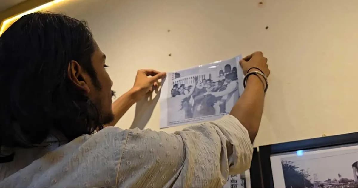 জিন্নাহ বিতর্কের মধ্যেই এবার ডাকসুতে গোলাম আজমের জুতা মারার ছবি