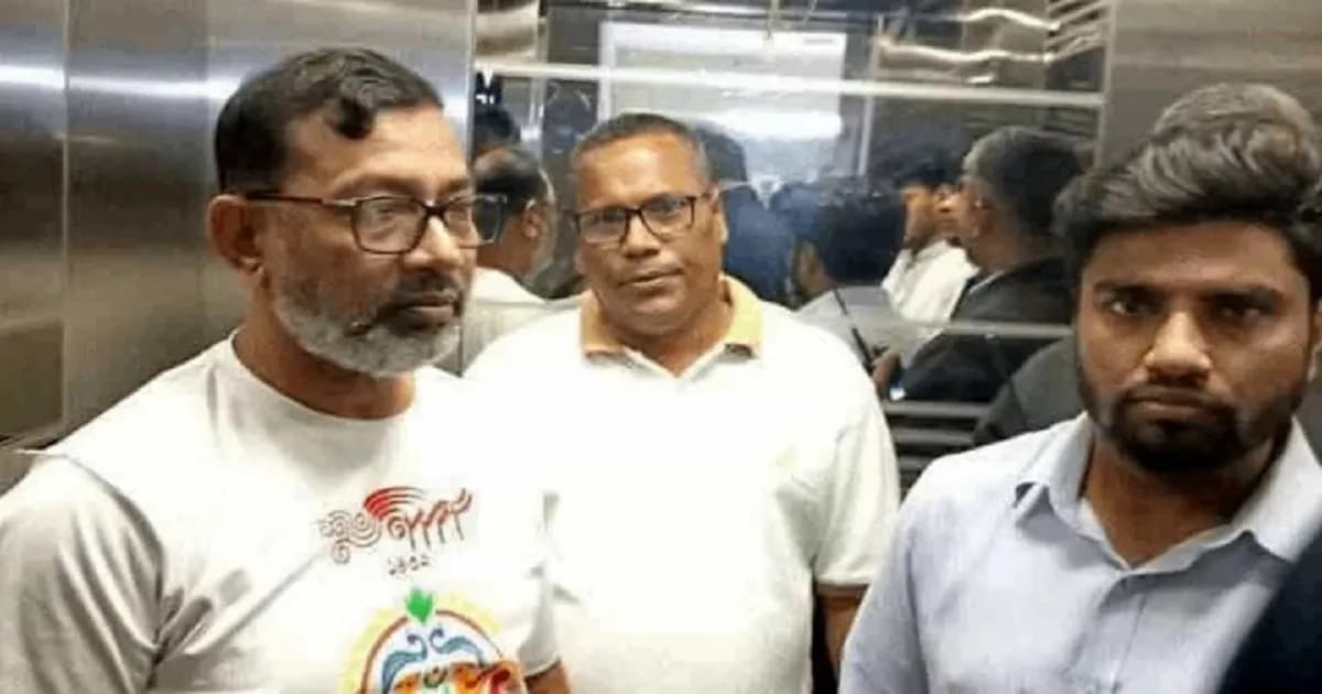 হাসিনার রায়ের বিরোধিতার পোস্ট, আটক ঢাবির ডেপুটি রেজিস্ট্রার