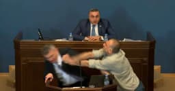 প্রধানমন্ত্রীর সামনেই সংসদে কিল-ঘুষি, উত্তপ্ত অধিবেশন