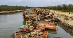 নিষেধাজ্ঞায় থমকে সমুদ্রজীবন, সহায়তা না পেয়ে দুশ্চিন্তায় জেলেরা