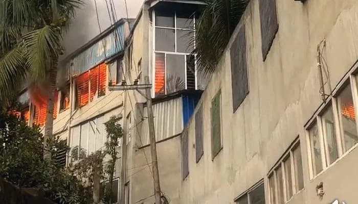 পূবাইলে কার্টুন কারখানায় আগুন, নিয়ন্ত্রণে ৭ ইউনিট